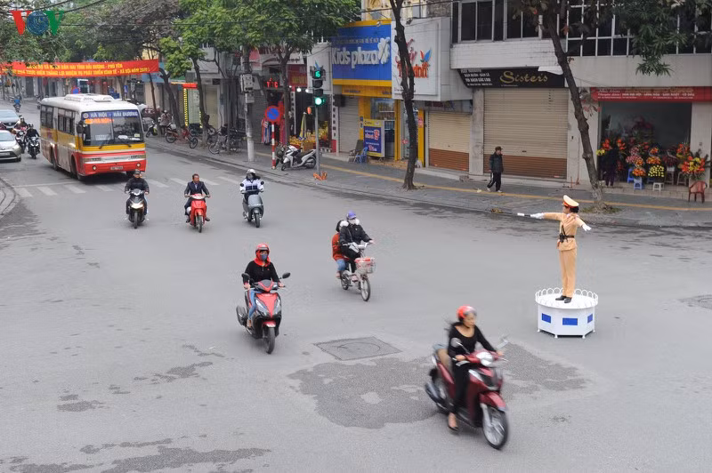 những "bóng hồng" csgt trên đường phố hải dương hình 3 nhung "bong hong" csgt tren duong pho hai duong hinh 3