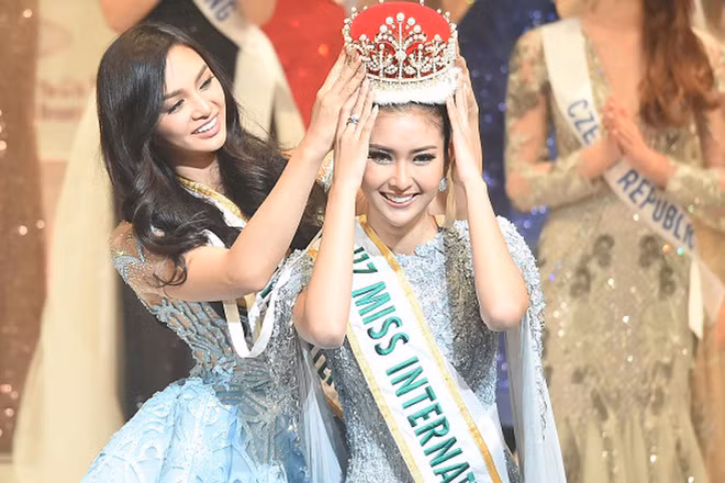Hoa hậu của 6 cuộc thi lớn nhất thế giới năm 2017: Người đẹp tuyệt trần, kẻ thì bị chê là thảm họa Hoa hậu của 6 cuộc thi lớn nhất thế giới năm 2017: Người đẹp tuyệt trần, kẻ thì bị chê là thảm họa