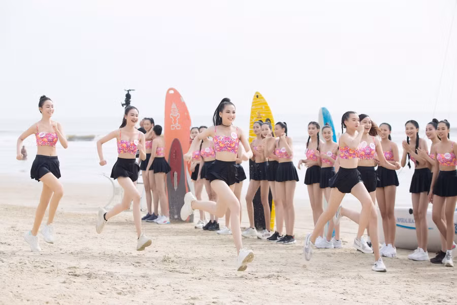 Bất ngờ sức bền và thể lực của top 35 Hoa hậu Việt Nam 2020 ảnh 2