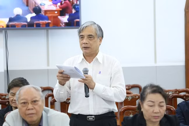 Ông Trần Đình Thiên, Ủy viên Đoàn Chủ tịch UBTƯ MTTQ Việt Nam phát biểu tại Hội nghị