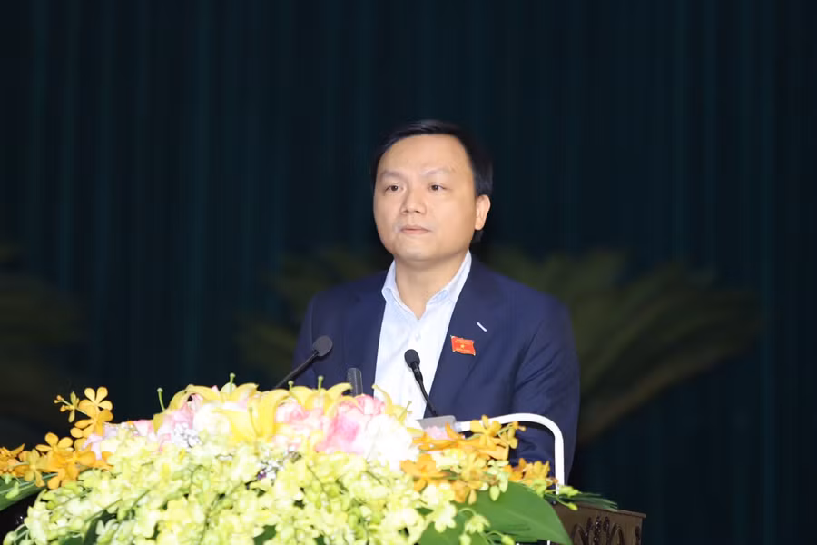 Ông Lê Minh Nghĩa, Giám đốc Sở KH&amp;ĐT trả lời chất vấn. (Ảnh: MH)