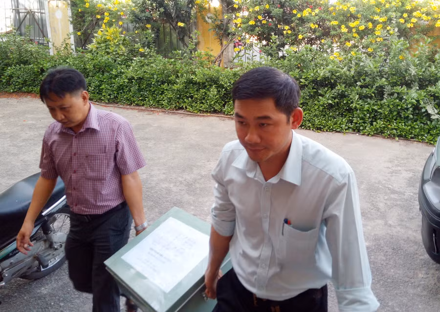 Vận chuyển đề thi về các điểm thi
