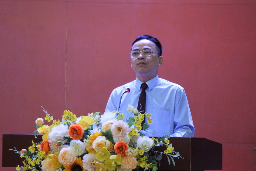 Ông Nguyễn Văn Đoạt, Giám đốc Sở GD&ĐT tỉnh Điện Biên phát biểu tại lễ tổng kết. Ông Nguyễn Văn Đoạt, Giám đốc Sở GD&ĐT tỉnh Điện Biên phát biểu tại lễ tổng kết.