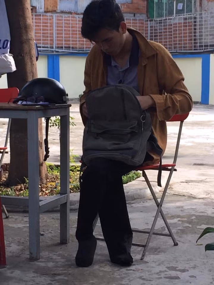 Cậu sinh viên bị mất hai chân trong câu chuyện của anh tài xế (Ảnh: Mạng xã hội). Chở SV mất 2 chân không lấy tiền, anh xe ôm nhận được điều bất ngờ