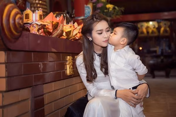 nhung my nhan viet lam me tu tuoi teen, nguoi cuoi cung bat ngo nhat - 4