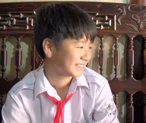 Học sinh lớp 8 nhặt được của rơi, trả người đánh mất