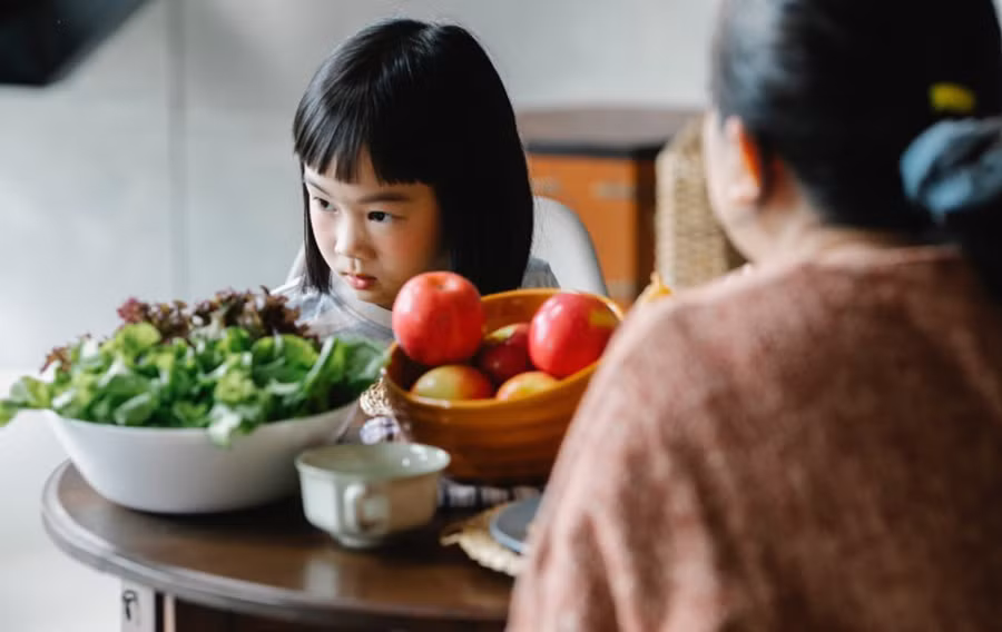 Điều quan trọng là cha mẹ cần phải nhận ra những sai lầm tai hại của mình trong quá trình nuôi dạy con cái. (Ảnh: ITN). Điều quan trọng là cha mẹ cần phải nhận ra những sai lầm tai hại của mình trong quá trình nuôi dạy con cái. (Ảnh: ITN).