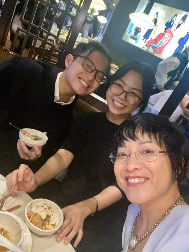 MC Thảo Vân khoe chân dung bạn gái của con trai 17 tuổi (ảnh FB nhân vật).