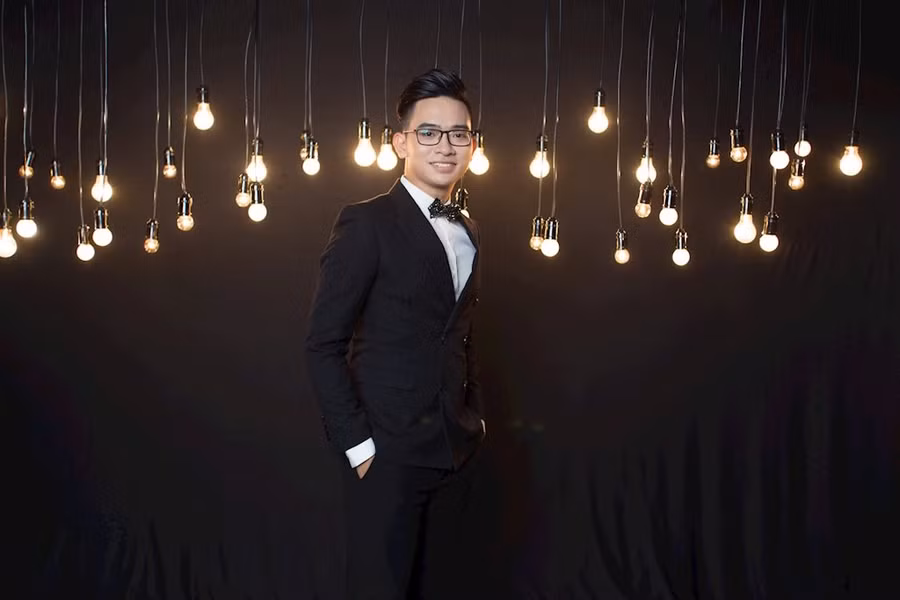 Hành trình từ chàng trai nói lắp tới MC truyền hình của thầy giáo hot boy ảnh 5