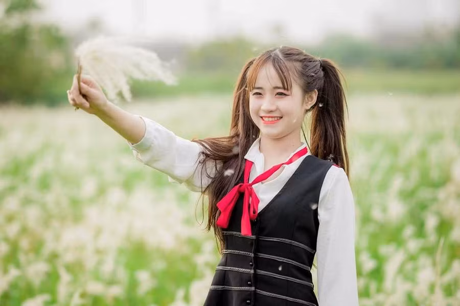 9x xinh đẹp mong muốn “lấn sân” vào showbiz Việt ảnh 3
