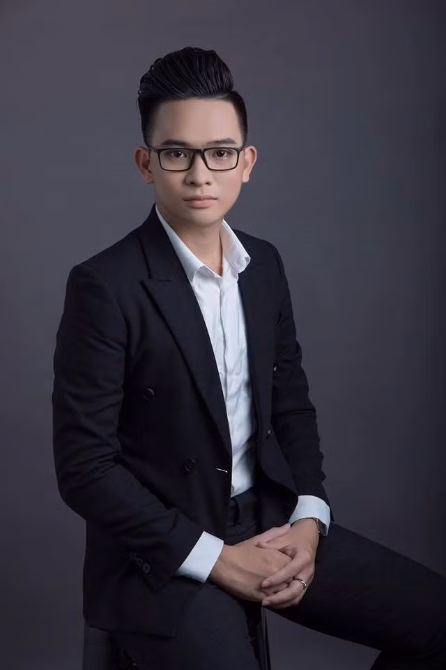 Hành trình từ chàng trai nói lắp tới MC truyền hình của thầy giáo hot boy ảnh 3