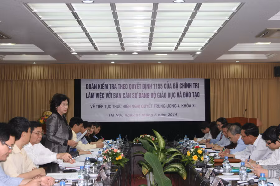 Quang cảnh buổi làm việc