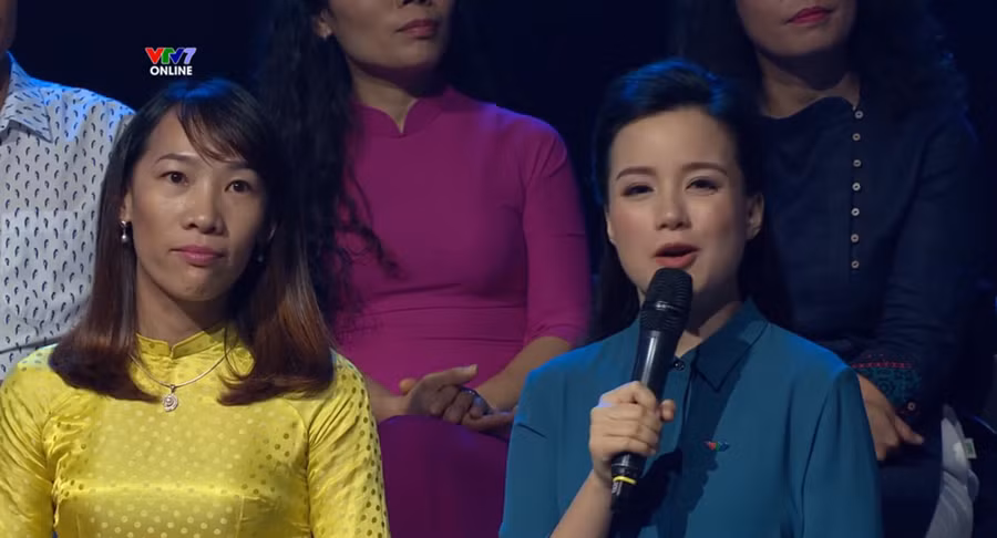 Cô Nguyễn Thị Thúy - GV Trường THCS Nguyễn Duy (Thừa Thiên - Huế). Ảnh: Cắt từ clip
