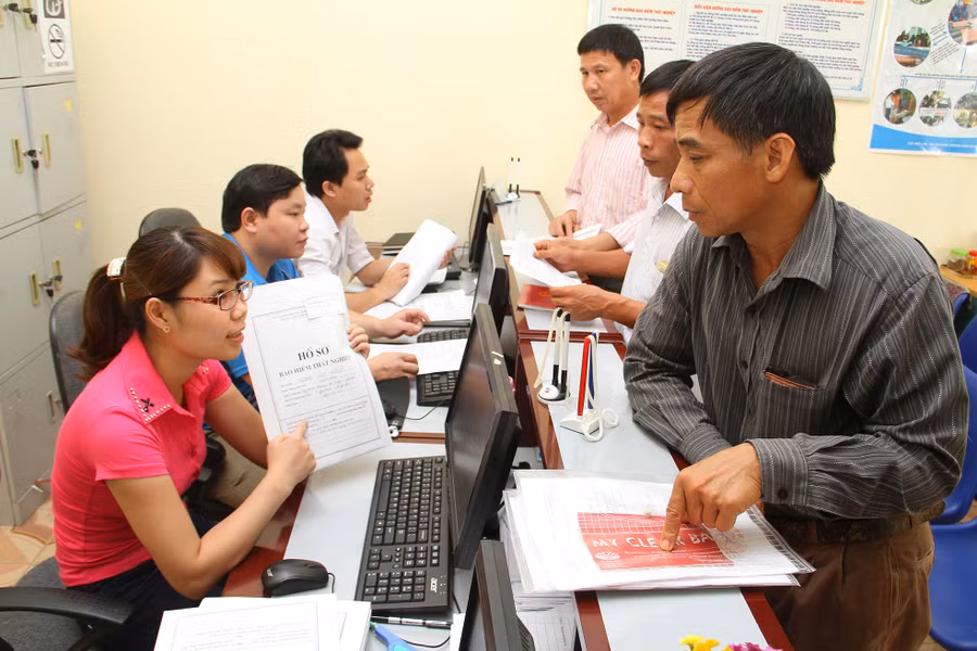 Hướng dẫn làm hồ sơ cho người lao động hưởng chế độ BHTN