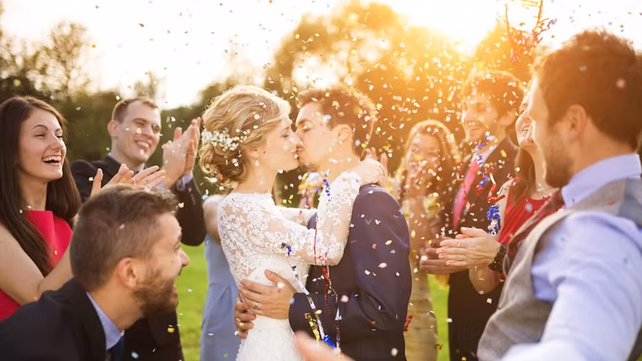 Kết hôn muộn, bạn có nhiều thời gian hơn để khám phá những cơ hội và trải nghiệm khác nhau. (Ảnh: ITN).