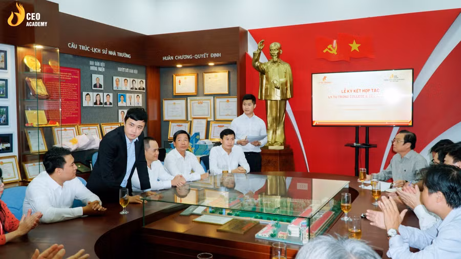 Các doanh nhân, doanh nghiệp sẽ luôn cùng đồng hành với Trường Doanh nhân CEO Việt Nam