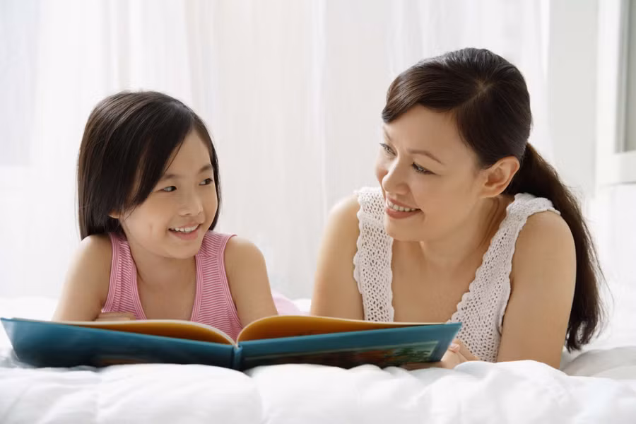 Toàn bộ sự tương tác qua lại giữa cha mẹ và trẻ giúp xây dựng bộ não khi chúng còn nhỏ. Còn đối với trẻ lớn hơn, nó sẽ là một động lực tuyệt vời để thổi bùng trí tưởng tượng của chúng (Ảnh minh họa).