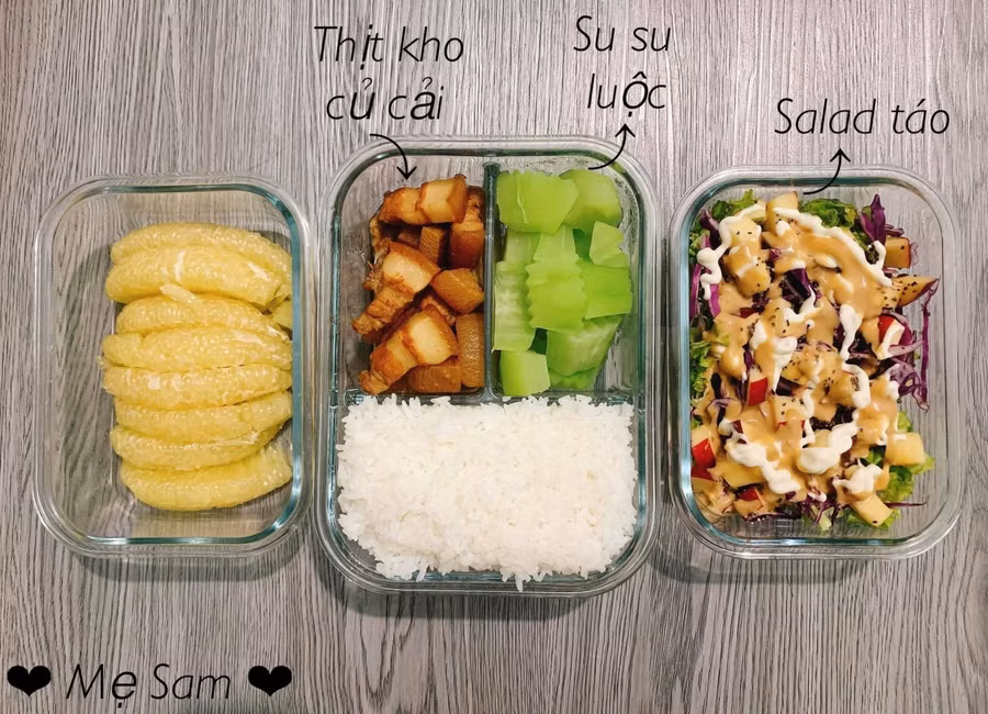 Ngon mắt những hộp cơm trưa “vợ người ta” nấu cho chồng mang đi làm mùa dịch ảnh 8