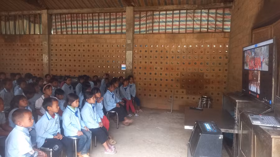 Lễ Khai giảng trực tuyến tại điểm trường Mô Chi, trường phổ thông DTBT Tiểu học xã Pa Ủ. Lễ Khai giảng trực tuyến tại điểm trường Mô Chi, trường phổ thông DTBT Tiểu học xã Pa Ủ.