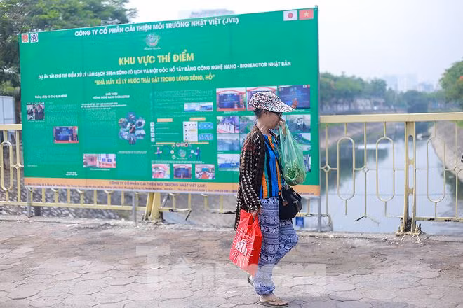 Nước sông Tô Lịch ra sao sau 10 ngày thí điểm 