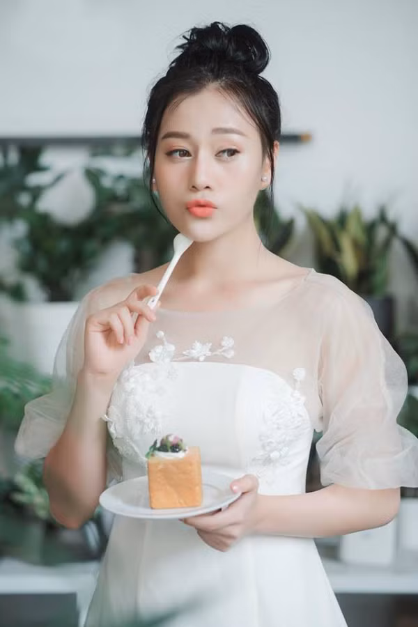 Bị đồn "chỉ yêu đại gia", Quỳnh Búp bê Phương Oanh nói gì? ảnh 2 Quỳnh Búp Bê Phương Oanh lần đầu trải lòng về tin đồn chỉ yêu đại gia