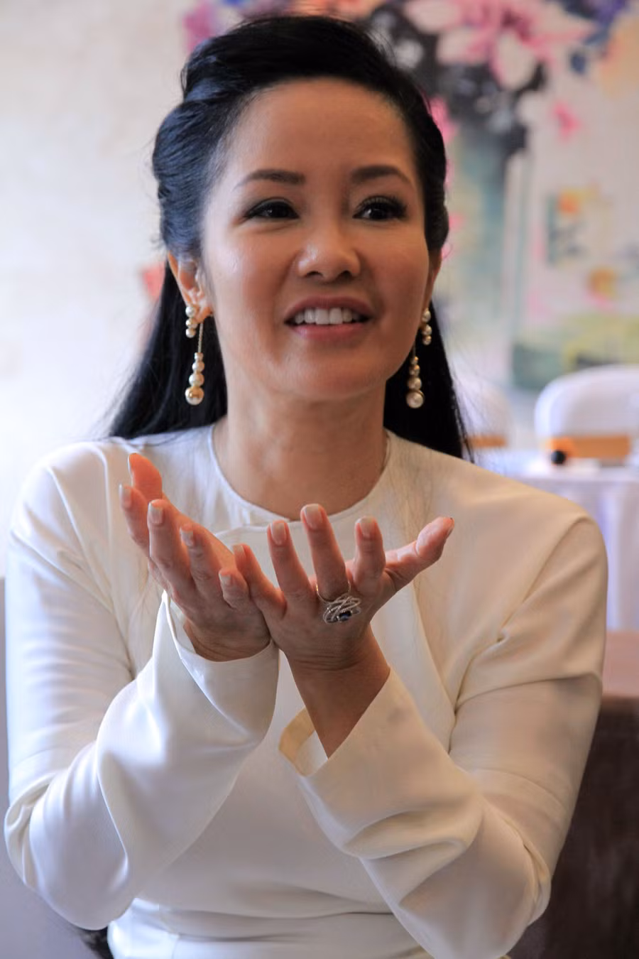 Diva Hồng Nhung bật khóc: “Sau ly hôn, vẫn thường xuyên gặp ác mộng…” - Ảnh 1.