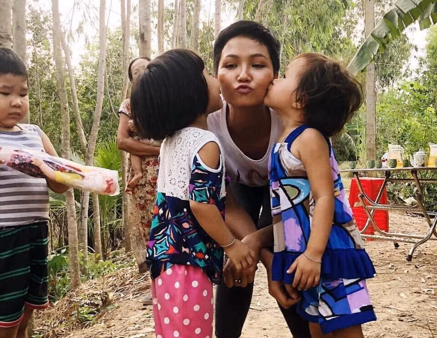 Báo quốc tế ca ngợi "H"Hen Niê: Người phụ nữ hoàn hảo cuối cùng đã xuất hiện ảnh 1 Báo quốc tế ca ngợi