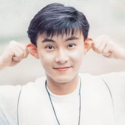 Câu nói không ngờ khiến Trương Vệ Kiện quyết để đầu trọc từ năm 1996 đến nay ảnh 2 Vẻ điển trai thời trẻ của Ngộ Không Trương Vệ Kiện - 1