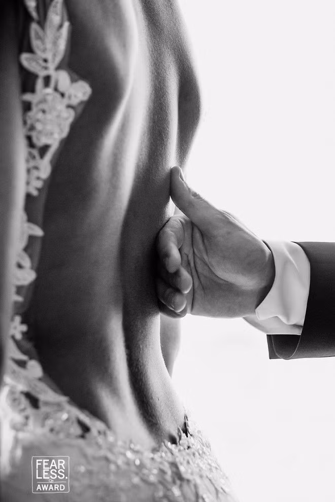 Hãy nhìn vào những bức ảnh cưới đẹp nhất 2018, chúng ta sẽ được trải qua vô vàn cảm xúc! - Ảnh 16.