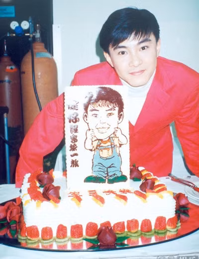 Câu nói không ngờ khiến Trương Vệ Kiện quyết để đầu trọc từ năm 1996 đến nay ảnh 8 Vẻ điển trai thời trẻ của Ngộ Không Trương Vệ Kiện - 9