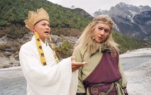 Giang Hoa (trái) phong độ khi đóng vai Đường Tăng.