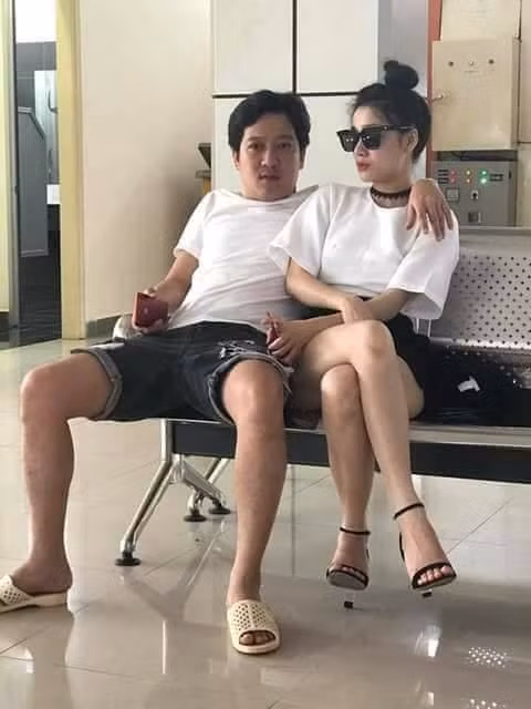 Trường Giang - Nhã Phương khoe ảnh chúc mừng Giáng sinh, cư dân mạng phát hiện bí mật thú vị này - Ảnh 3. Trường Giang - Nhã Phương khoe ảnh chúc mừng Giáng sinh, cư dân mạng phát hiện bí mật thú vị này - Ảnh 3.