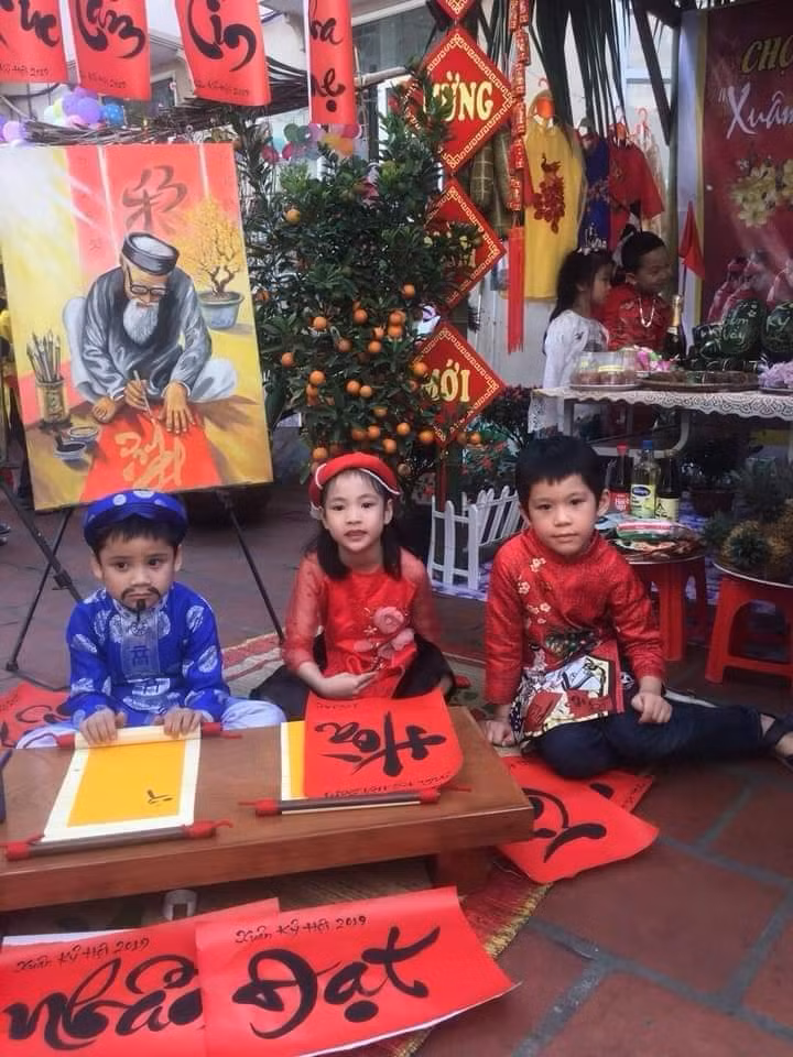 Các "ông đồ nhí" Các "ông đồ nhí"