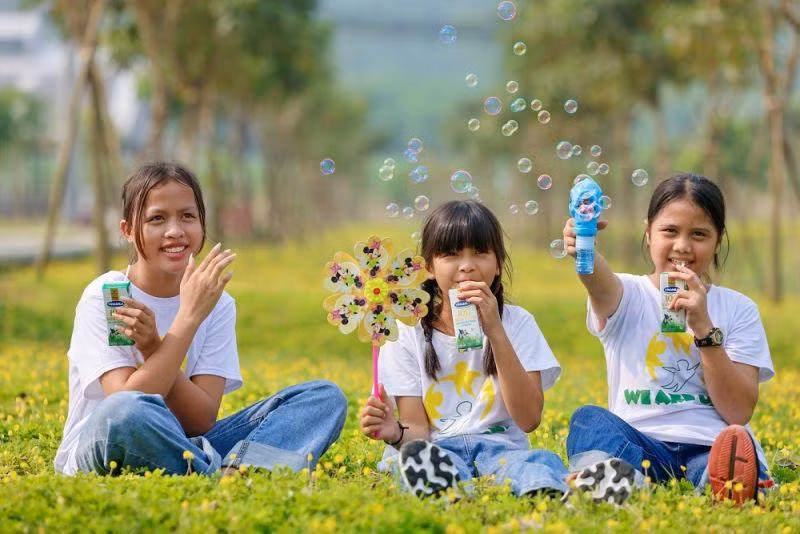 Vinamilk và Quỹ sữa Vươn cao Việt Nam tổ chức nhiều hoạt động đồng hành nhân 15 năm thành lập