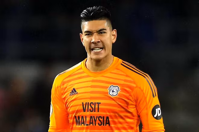 Neil Etheridge đang chơi bóng tại Anh và là cầu thủ đắt giá nhất Philippines Neil Etheridge đang chơi bóng tại Anh và là cầu thủ đắt giá nhất Philippines