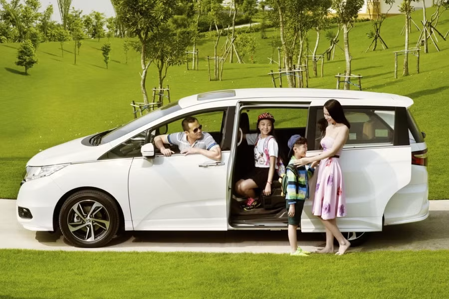 Chuyên gia phong thủy hướng dẫn cách chọn mua ô tô hợp mệnh, vạn dặm bình an 