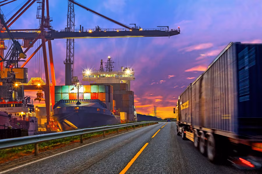 Nhân lực ngành Logistics- hay còn gọi là dịch vụ hậu cần đang rất nóng bỏng