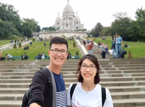 Công ty anh Điệp thường tài trợ cho các chương trình giáo dục hay thiện nguyện củacông ty chị Thúy.Ảnh:NVCC. Công ty anh Điệp thường tài trợ cho các chương trình giáo dục hay thiện nguyện của bên công ty chị Thủy. Họ cũng là thành viên của Hội Liên hiệp thanh niên quốc tế IYF, có văn phòng đại diện ở 80 quốc gia, nên thường song hành cùng nhau. Ảnh: NVCC.