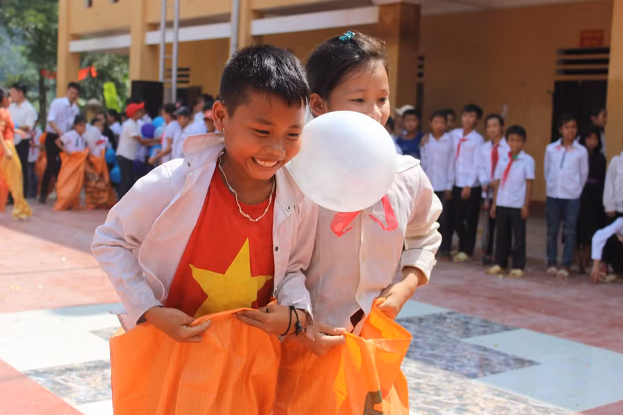 Niềm vui của học sinh vùng cao Hà Giang tại lễ khai giảng