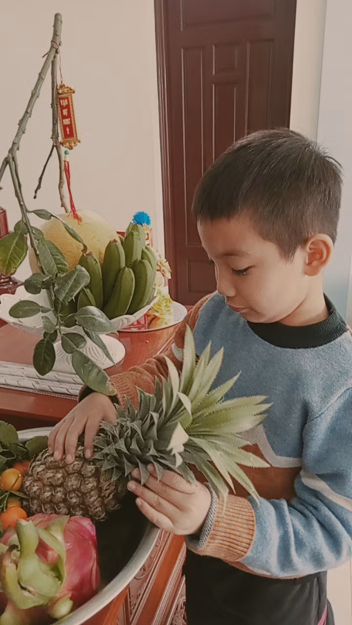 Trẻ không còn áp lực bài vở dịp Tết.