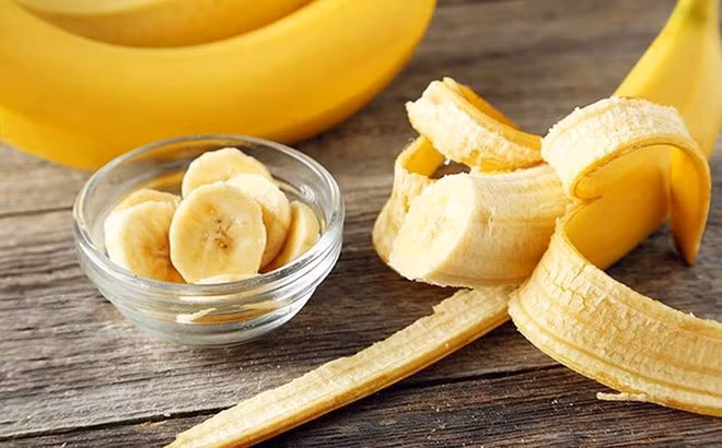 4 loại trái cây cha mẹ nên cho trẻ ăn thường xuyên, vừa giúp tăng khả năng miễn dịch vừa tốt cho mắt - Ảnh 3. 4 loại trái cây cha mẹ nên cho trẻ ăn thường xuyên, vừa giúp tăng khả năng miễn dịch vừa tốt cho mắt - Ảnh 3.
