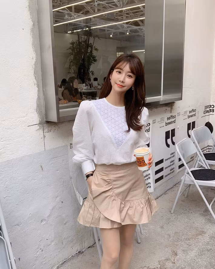 Tranh thủ trời mát, học ngay theo 12 set đồ đơn giản này để khỏi phải nghĩ nhiều hàng ngày - Ảnh 1.