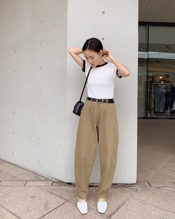 Tranh thủ trời mát, học ngay theo 12 set đồ đơn giản này để khỏi phải nghĩ nhiều hàng ngày - Ảnh 2.