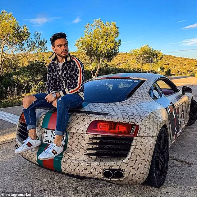 Muôn kiểu khoe của của hội ‘rich kid’ quốc tế dịp Giáng sinh - ảnh 6