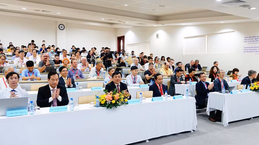 Các đại biểu quốc tế và trong nước tham dự hội nghị tại Trường ĐH Quốc tế - ĐHQG TPHCM.