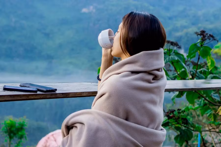 Bệnh tật rất dễ xảy ra khi chúng ta ăn mặc không phù hợp thời tiết. (Ảnh: ITN)