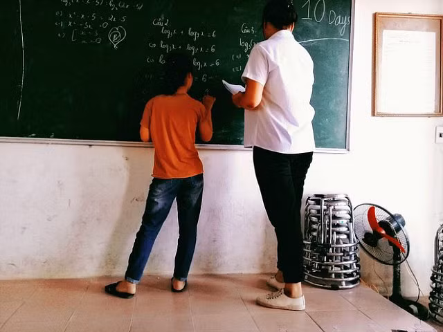 Nghịch lí ở đời là những đứa lùn lúc nào cũng có một người bạn thân cao kều - Hình 5