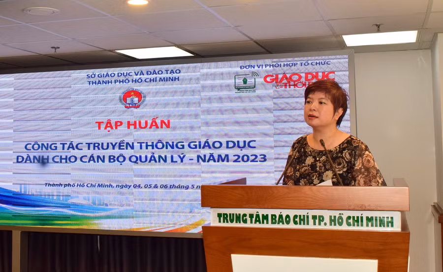 Nhà báo Dương Thanh Hương, Phó Tổng biên tập Báo Giáo dục và Thời đại phát biểu tại chương trình.