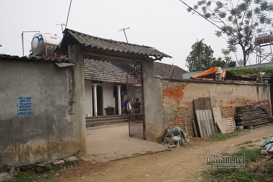 Gia cảnh khó khăn nhất của gia đình anh Đảng Tai nạn 7 người chết: Đại tang cả thôn, khăn trắng phủ kín đường làng