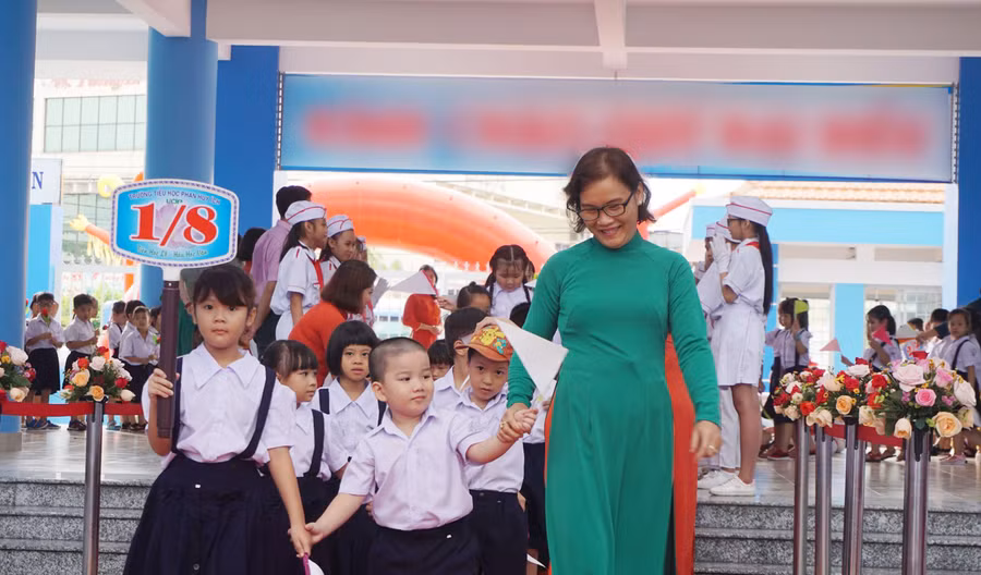 Vun trồng để mầm non nở hoa là mong muốn của mọi thế hệ thầy cô. 